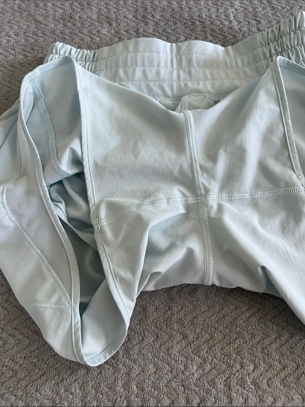 Lululemon Athletica Pastel Baby Blue Mid Rise Lined Hotty Hot Shorts Size 4